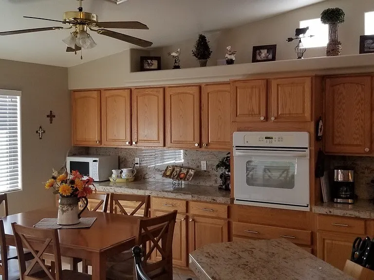 2410 Hillview Dr — Photo 4