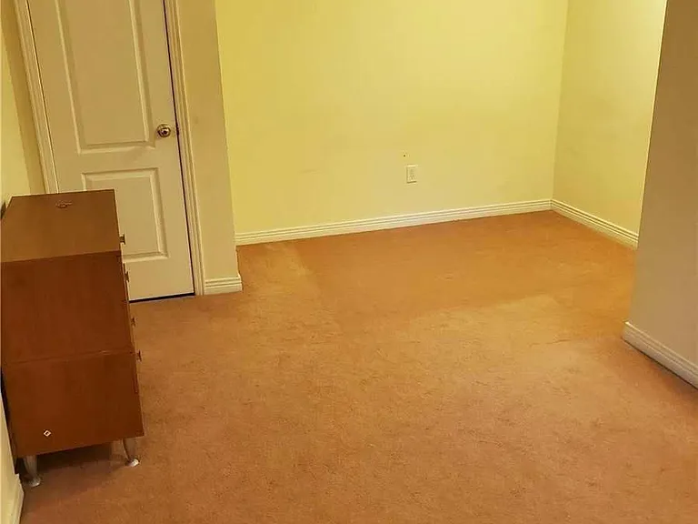 105 Wilkes Cres — Photo 11