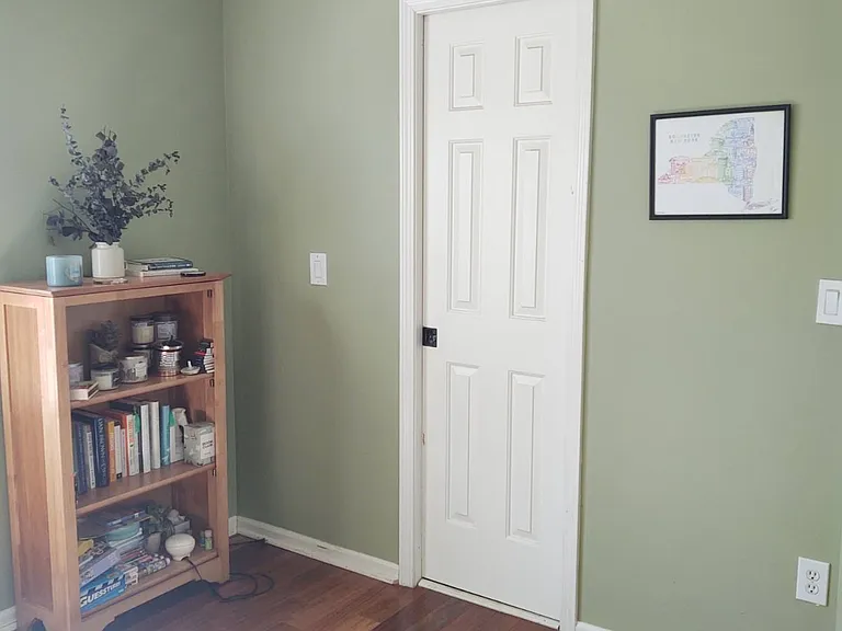 28 Woodbury Ave #4 — Photo 9