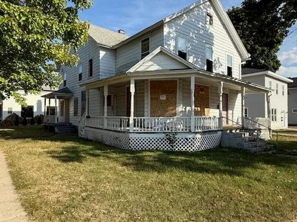 56 Waldron St, Hillsdale, MI 49242