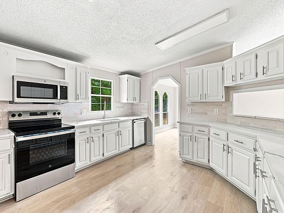 3rd image of 3984 Fulford McMillan Rd