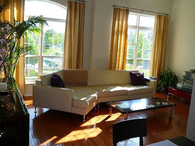 Spacious living room