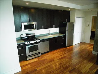 Rented by R New York