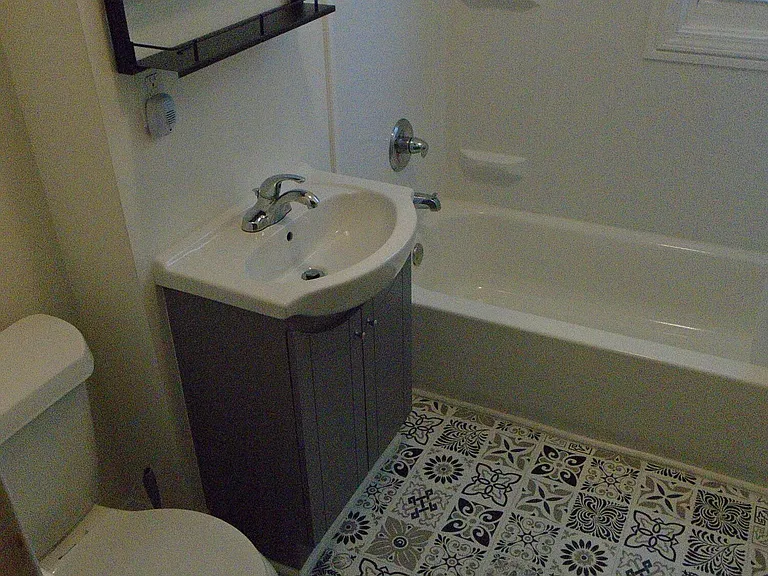 253 Custer St — Photo 8