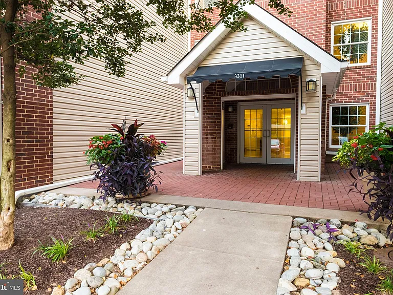 3315 Wyndham Cir #3225 — Photo 13