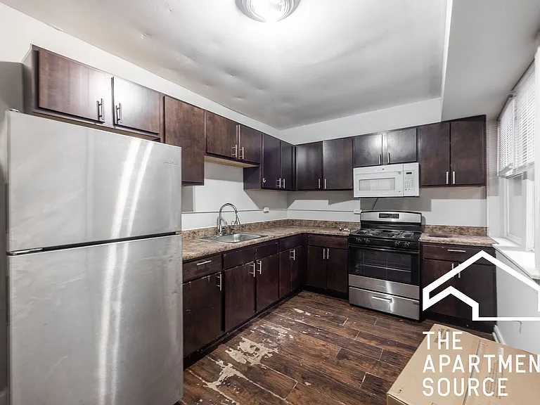 6300 N Oakley Ave #2 — Photo 6