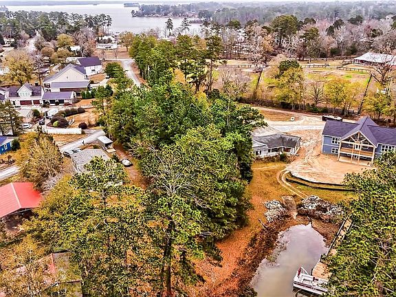 5th image of 421 W Point Dr