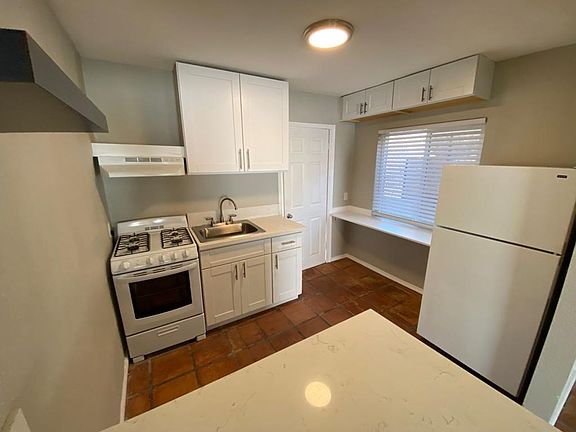 2nd image of 2024 Earl St