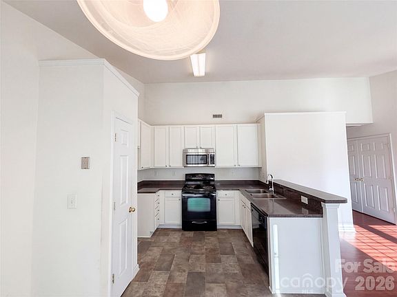 2nd image of 223 Gumtree Dr