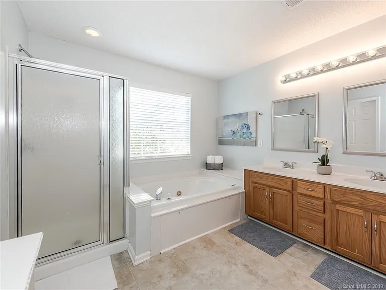 8619 Grey Squirrel Ct — Photo 18