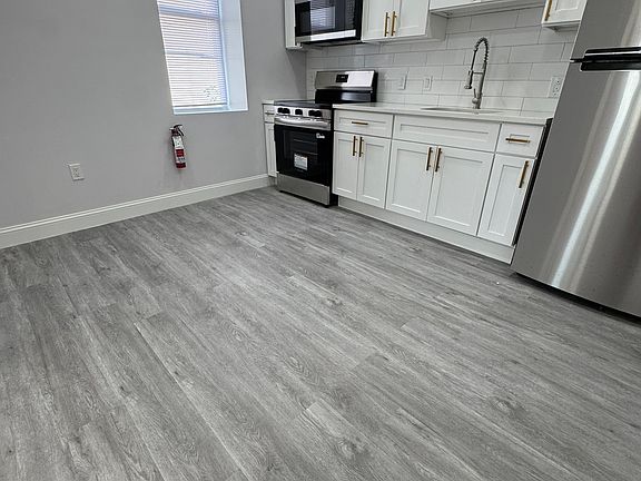 4th image of 763 N 40th St #4
