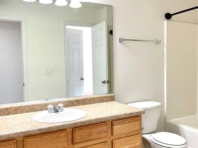 1781 Laurus Ln — Photo 13