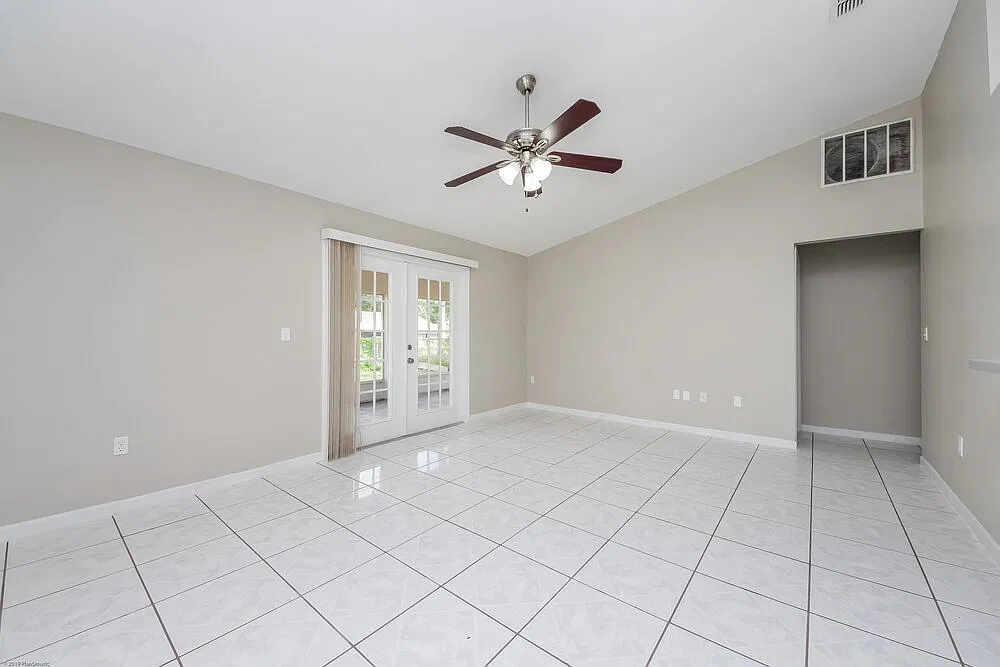 3 bed, 2.0 bath, 1767 sqft, $2,165 — Photo 3