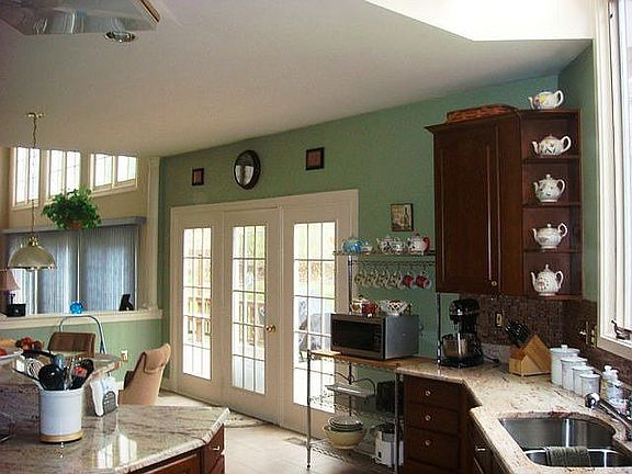 5th image of 8113 Bellingham Ct