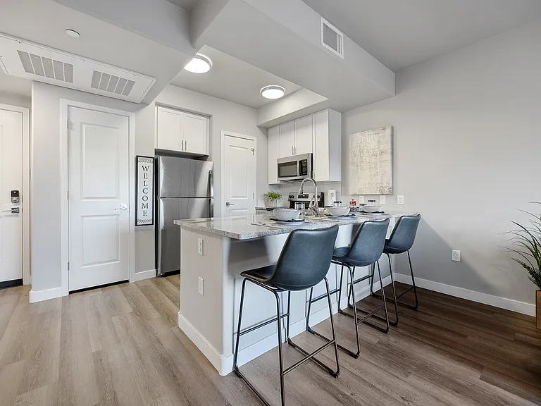 Granite Mountain Apartments — Photo 12