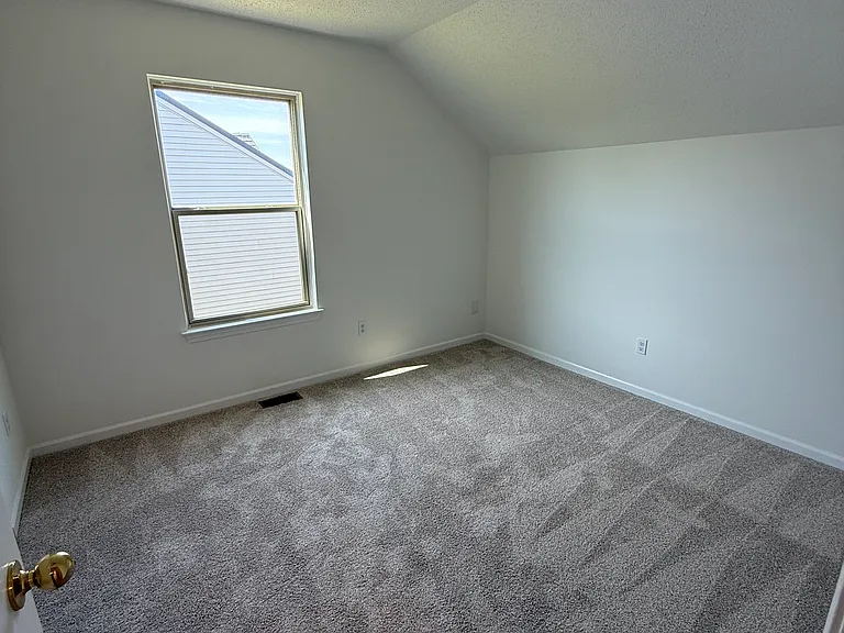 11512 Maywin Dr — Photo 22