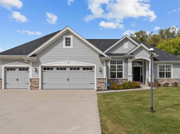 4267 Woodland COURT, Jackson, WI 53037