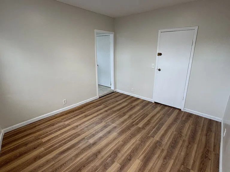 92-04 Corona Ave #2F — Photo 2
