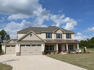 430 Goldenleaf Dr, Whispering Pines, NC 28327