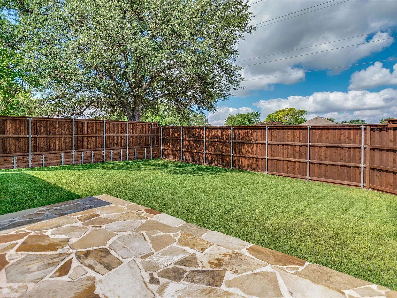3 bed, 2055 sqft, $3,000 — Photo 4