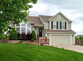 19510 W 207th Pl, Spring Hill, KS 66083