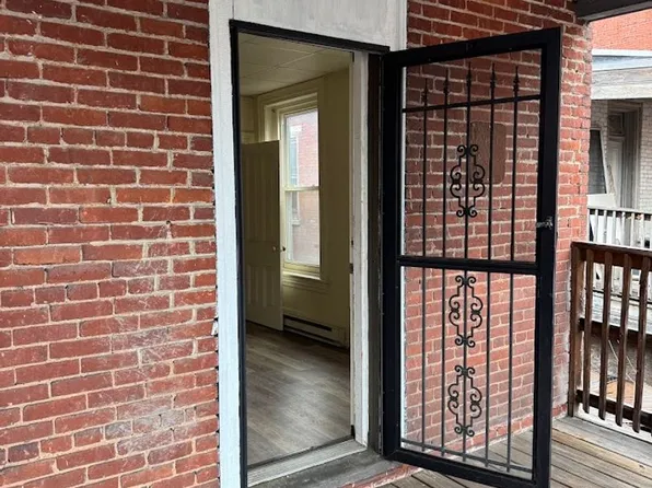 207 W Market Street, 207 W Market St #3R, Pottsville, PA 17901