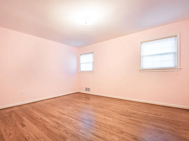 6226 Hardy Dr — Photo 22