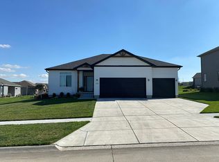 125 E Sloup Dr, Wahoo, NE 68066