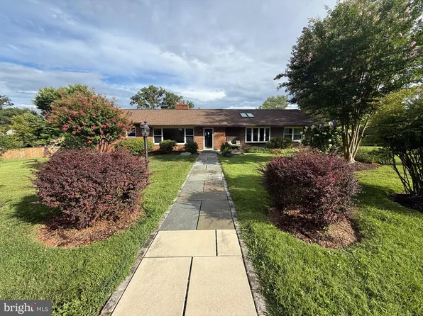 6175 Cobbs Rd, Alexandria, VA 22310