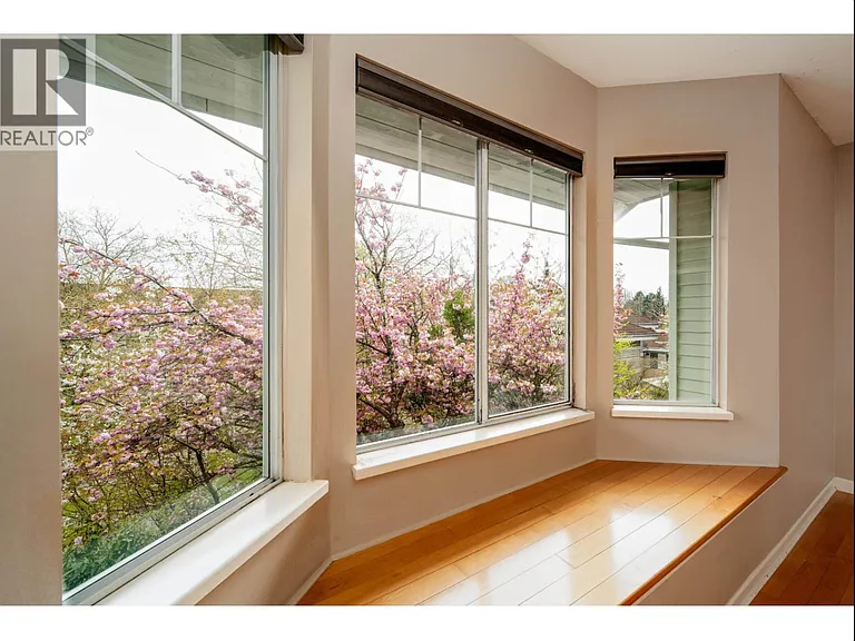 227 Waterleigh Dr #227 — Photo 31