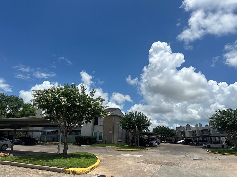 2nd image of 260 El Dorado Blvd