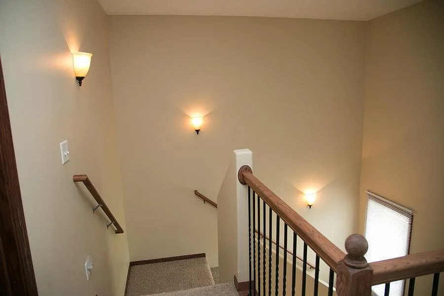 3 bed, 1600 sqft, $2,000 — Photo 2