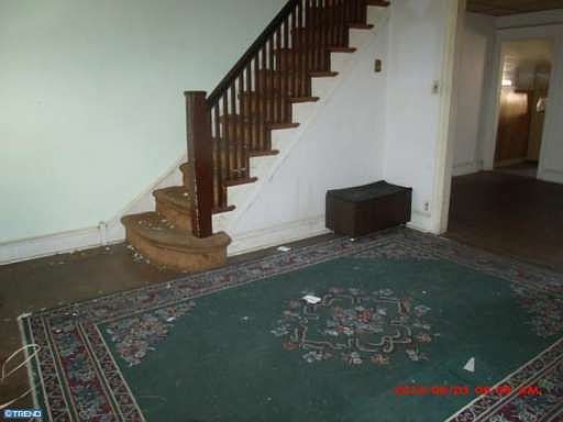 2nd image of 619 E Stafford St