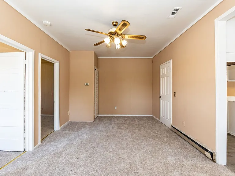 S Mckay Ave- Duplex — Photo 6