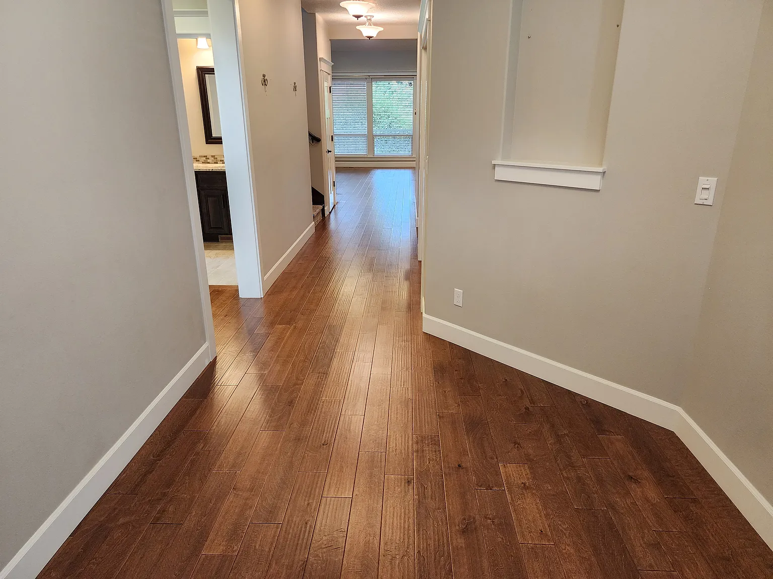 4 bed, 3200 sqft, $4,000 — Photo 3