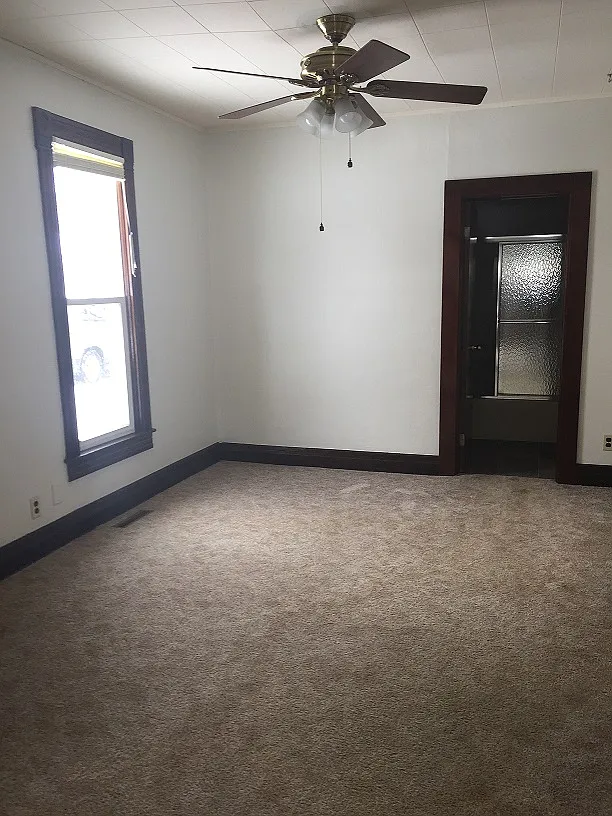 3 bed, $825 — Photo 2