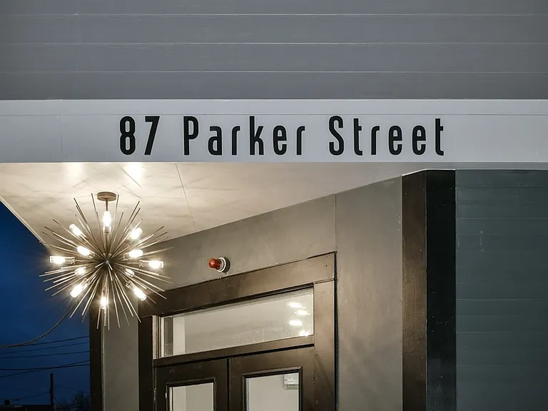 87 Parker St #402A — Photo 4