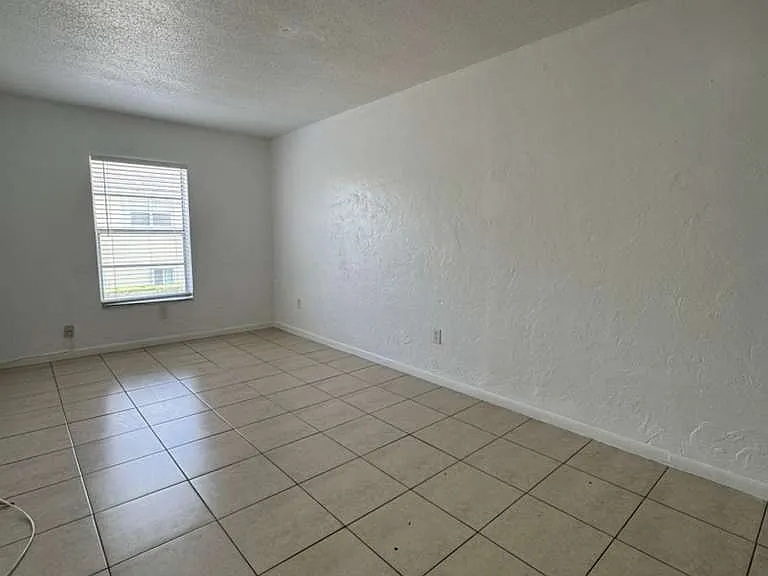 3390 NW 30th St #3 — Photo 20