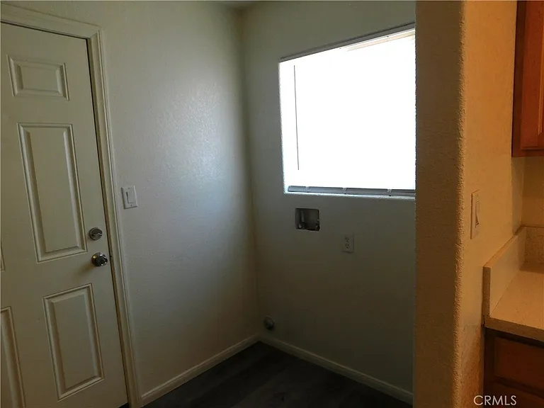 8312 Tamarack Ave — Photo 11