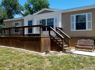 558 Cherry Rdg, Floresville, TX 78114