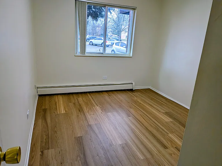339 Hawthorne Cir #2B — Photo 6