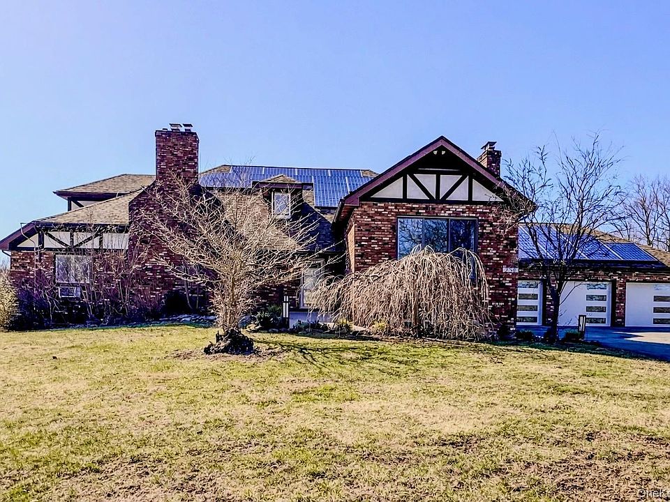 1st image of 250 Maloney Road