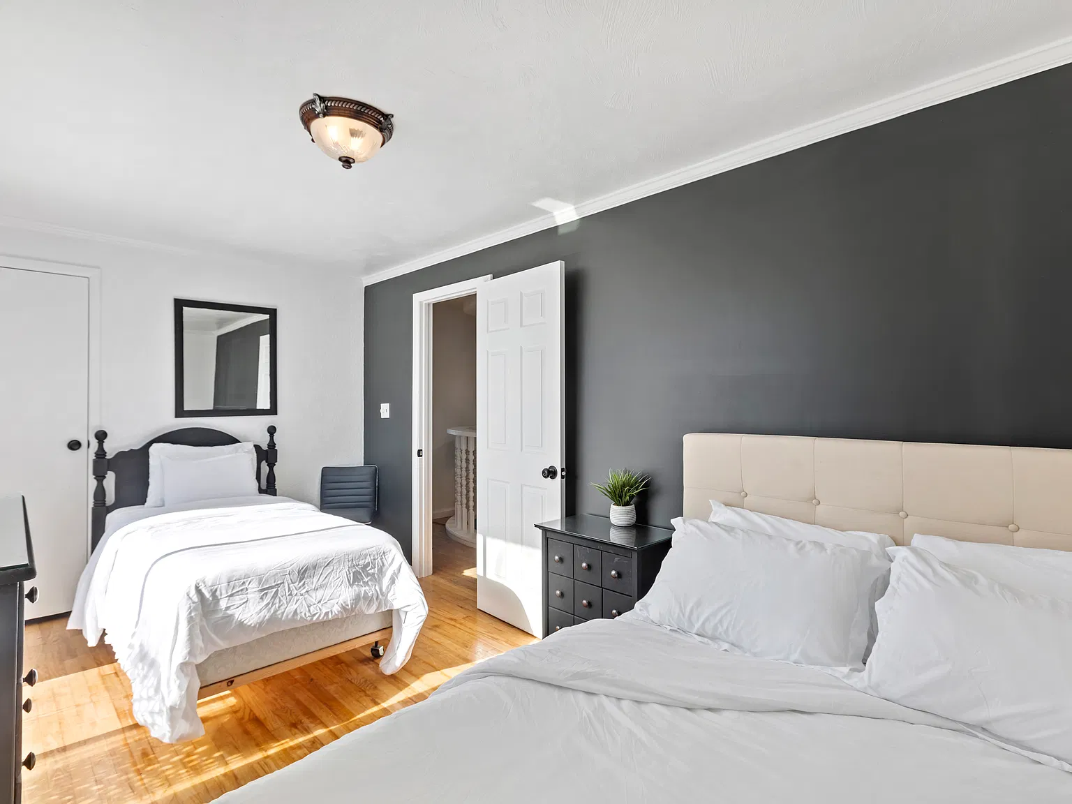 5 bed, 3200 sqft, $3,600 — Photo 4