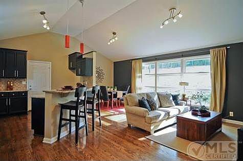 2nd image of 705 Clematis Dr