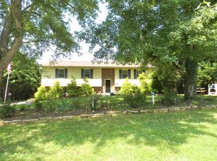 2554 Robinson Dr, Louisville, TN 37777
