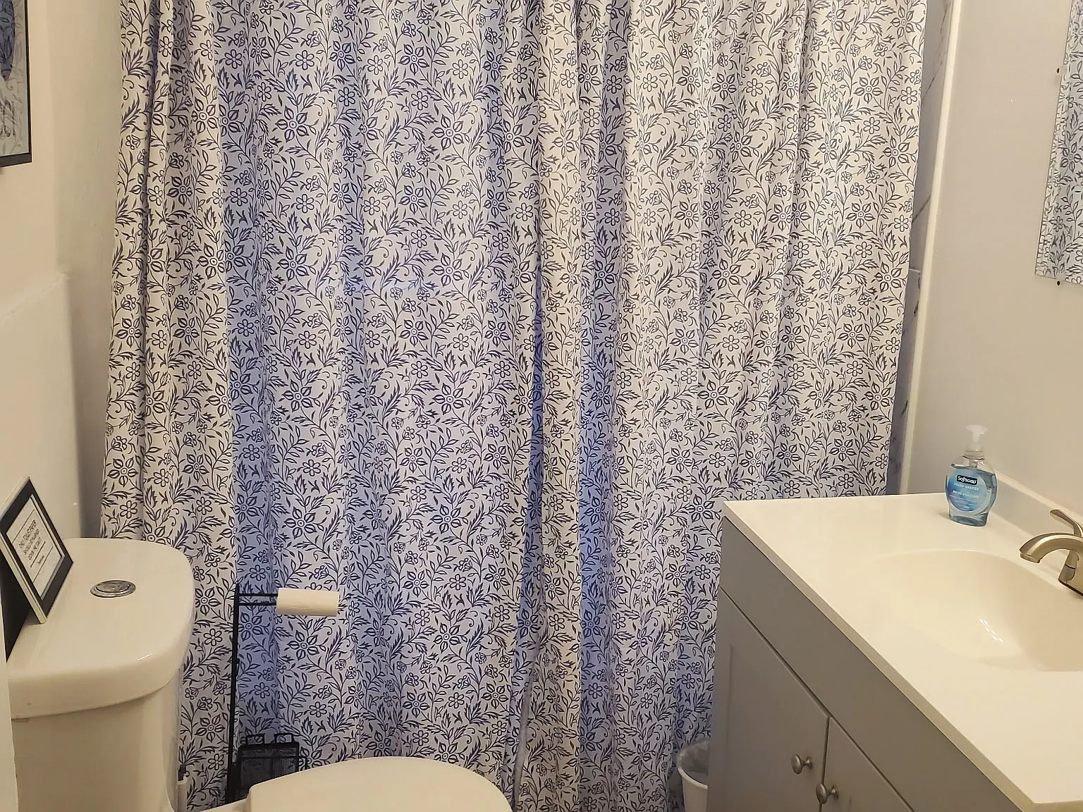 5 bed, 4092 sqft, $700 — Photo 1