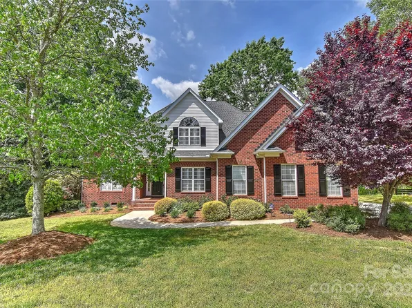 1090 Heather Glen Dr, Matthews, NC 28104