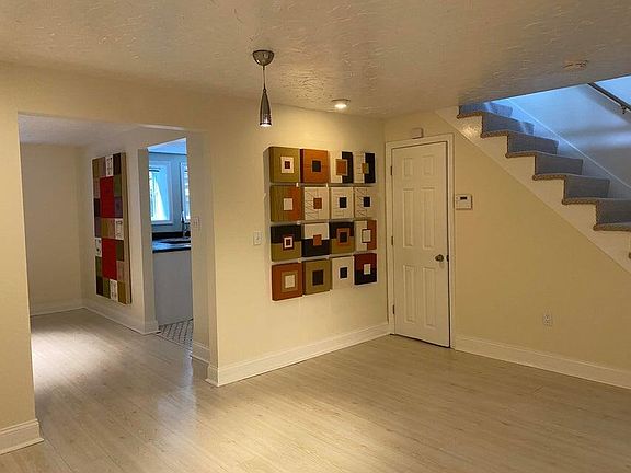 5th image of 26 Bettys Pond Road UNIT 9