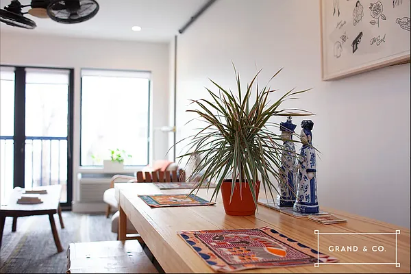 Rented by Grand & Co. | media 21