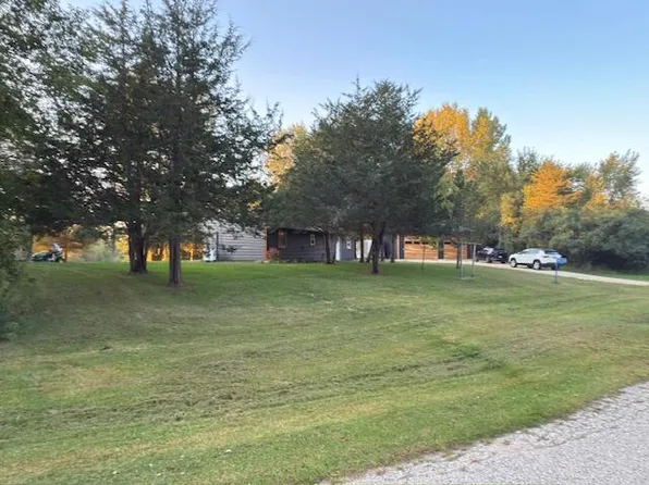 2784 West Marion STREET, Neshkoro, WI 54960